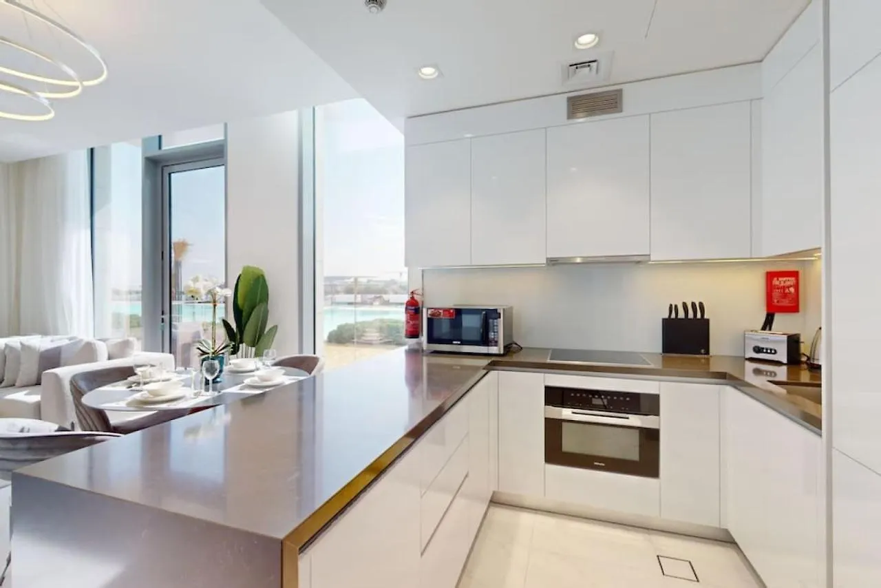 Residence 21 - Vibrant One Bedroom Dubai Apartment