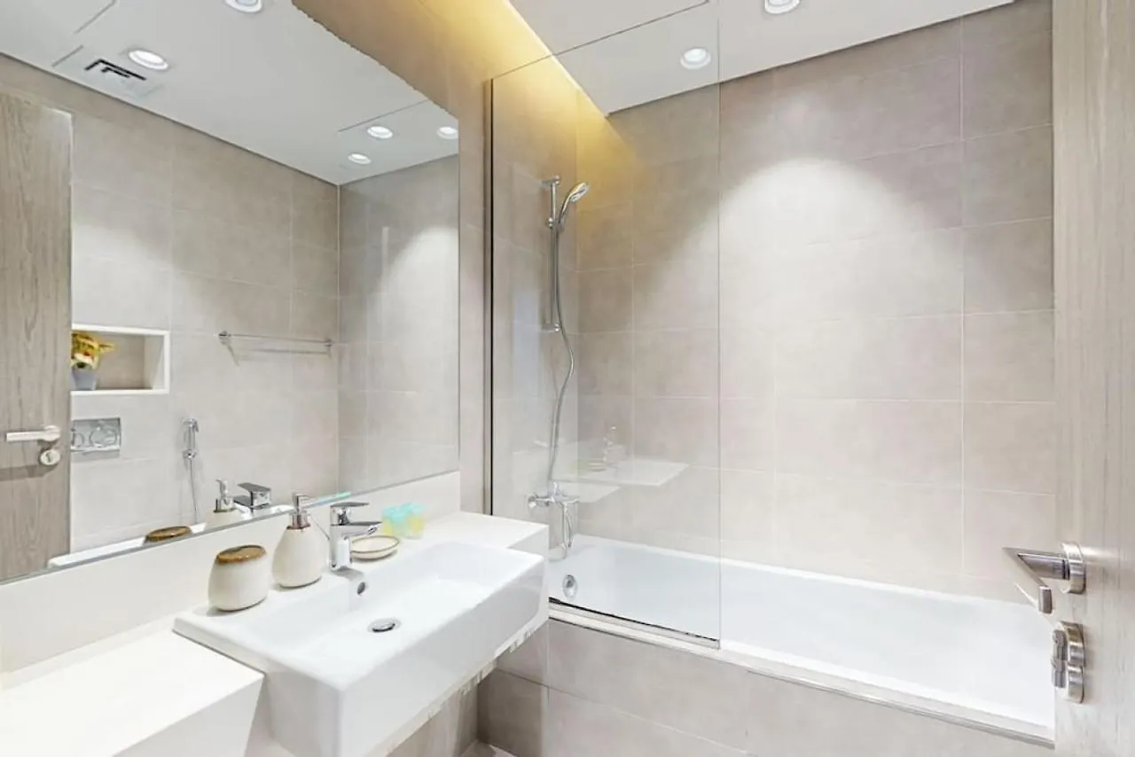 Apartment Residence 21 - Vibrant One Bedroom Dubai